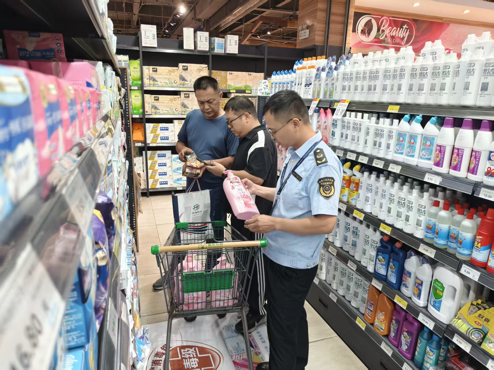 廣昌縣市場監督管理局扎實開展日用品、眼鏡、校服產品質量專項監督抽檢工作
